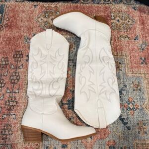 Bellini white Western Heeled Boots